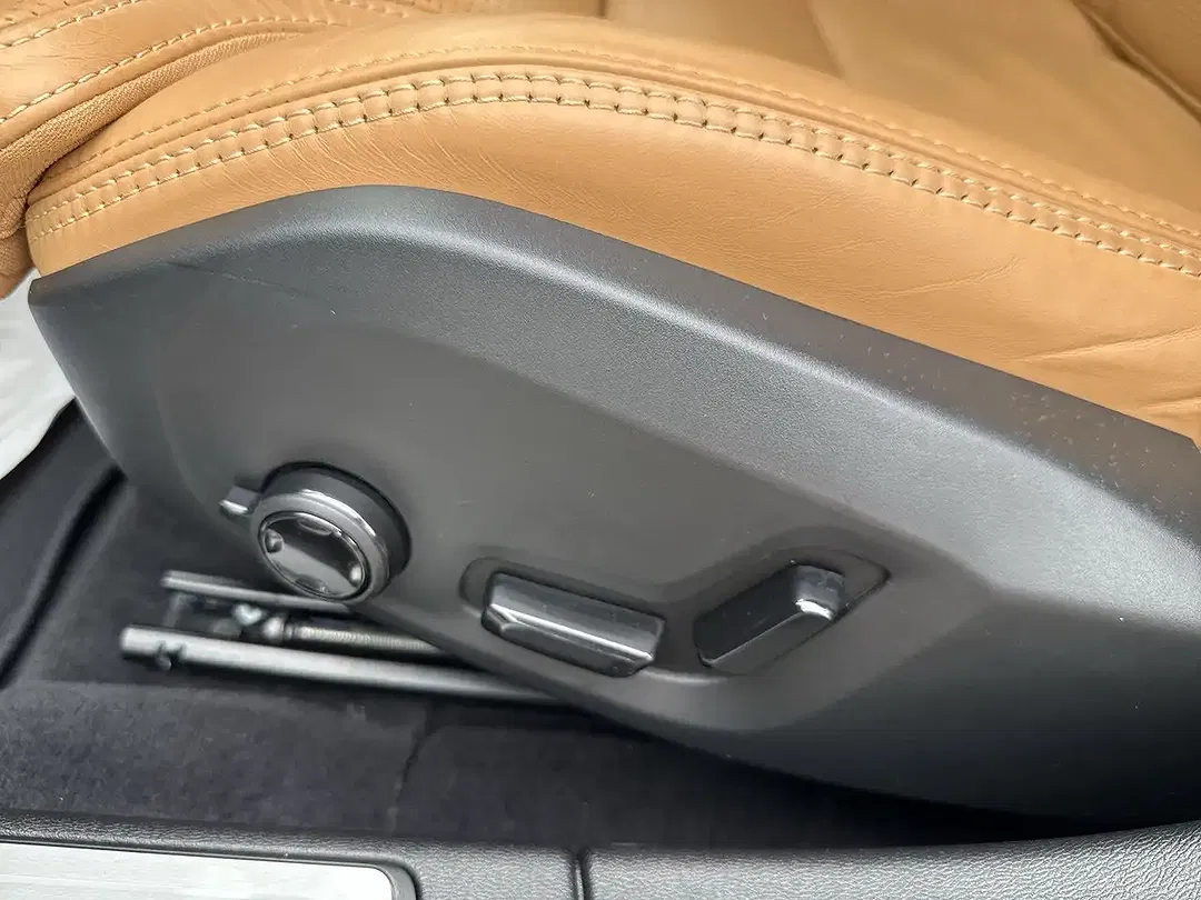Volvo V60 Cross Country B5 AWD - Thumbnail 14