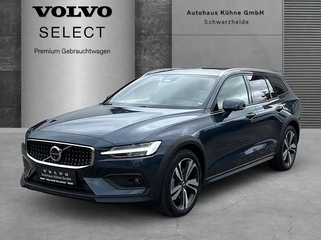 Volvo V60 Cross Country B5 AWD - Thumbnail 4