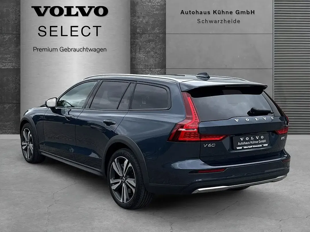 Volvo V60 Cross Country B5 AWD - Thumbnail 5