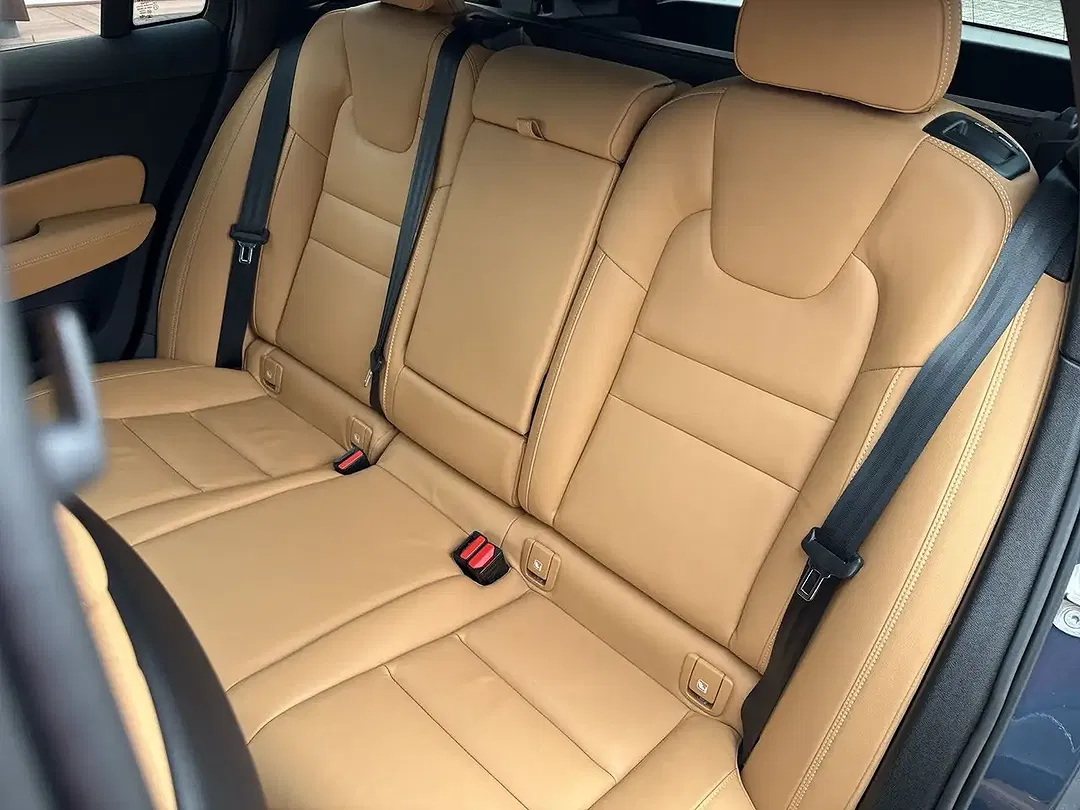 Volvo V60 Cross Country B5 AWD - Thumbnail 7
