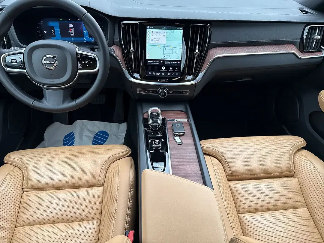 Volvo V60 Cross Country B5 AWD - Thumbnail 9