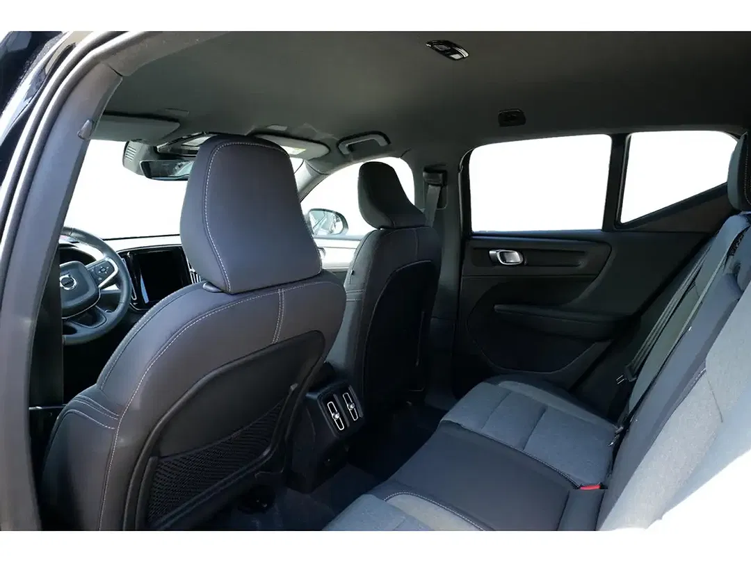 Volvo XC40 B4 Plus Black Edition - Thumbnail 10
