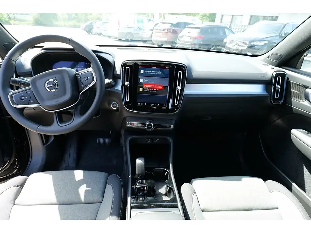 Volvo XC40 B4 Plus Black Edition - Thumbnail 14