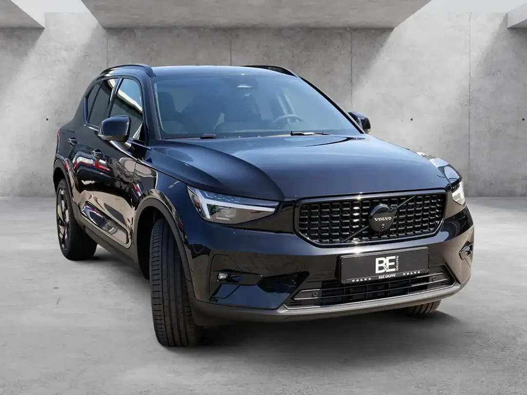 Volvo XC40 B4 Plus Black Edition - Thumbnail 3