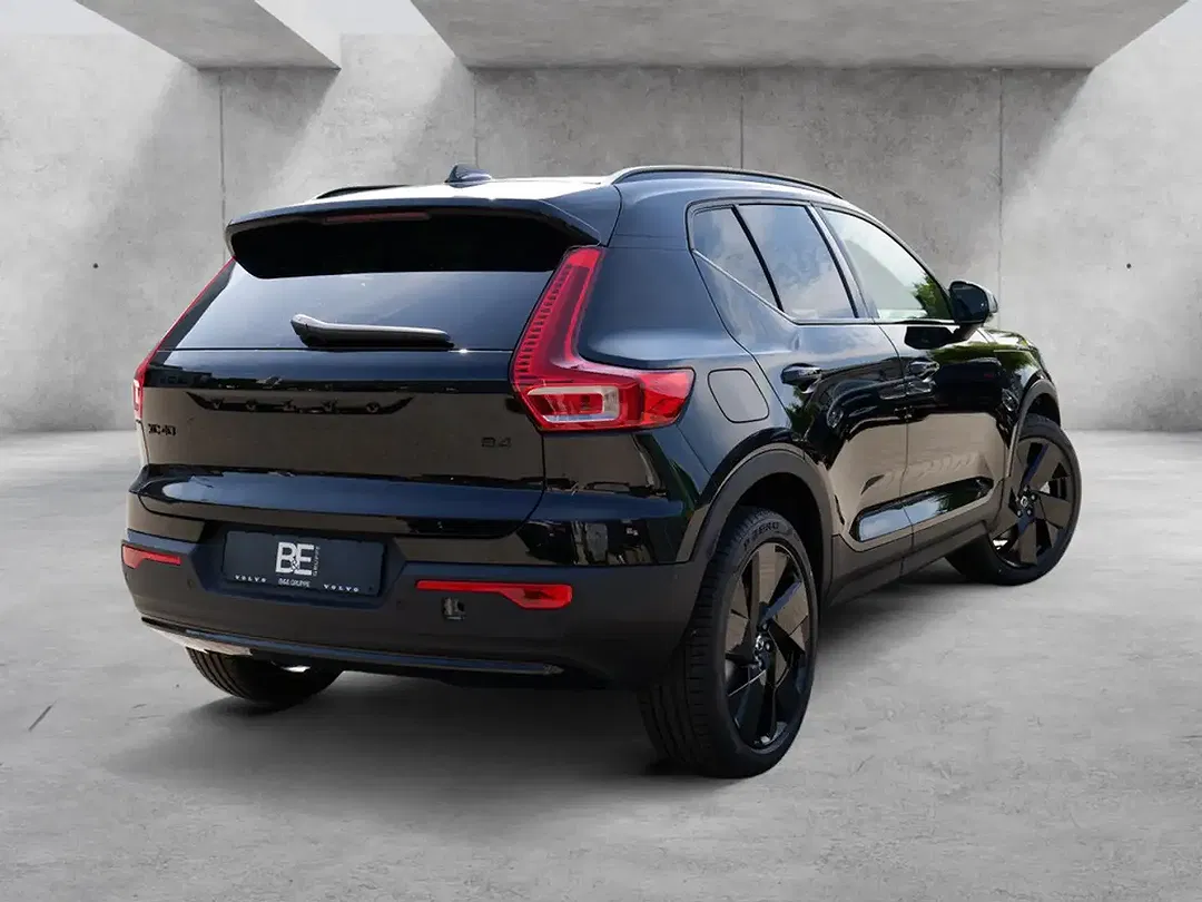Volvo XC40 B4 Plus Black Edition - Thumbnail 4