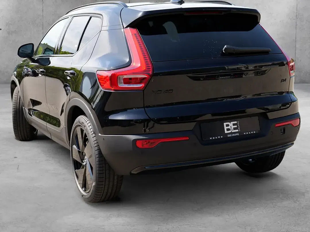 Volvo XC40 B4 Plus Black Edition - Thumbnail 6