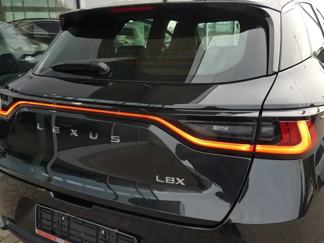 Lexus LBX Hybrid Relax - Thumbnail 8