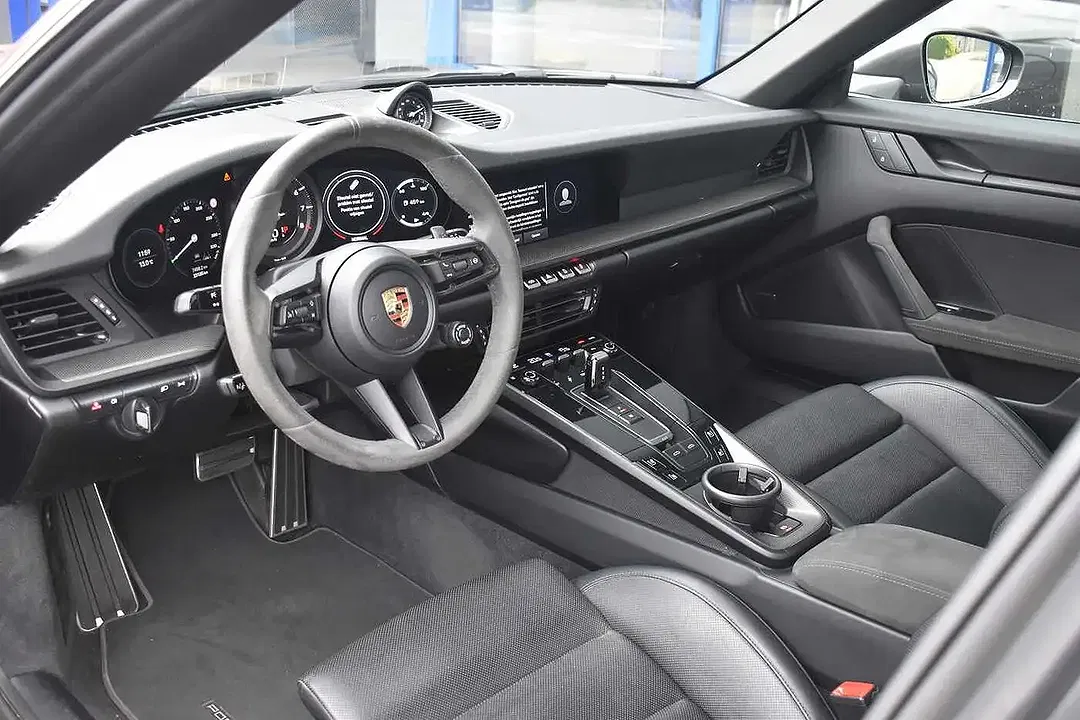 Porsche 911 S/T Targa 4 GTS - Thumbnail 11