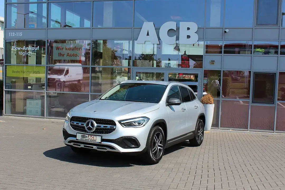 Mercedes-Benz GLA 200 7G-DCT MBUX - foto 1
