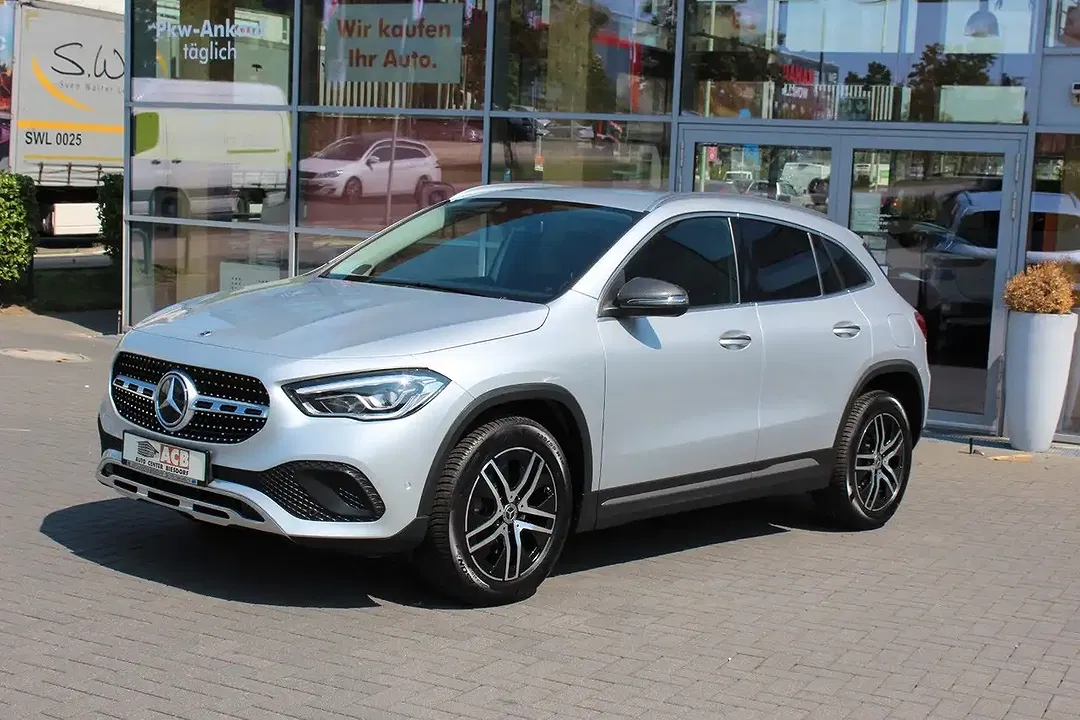 Mercedes-Benz GLA 200 7G-DCT MBUX - Thumbnail 3