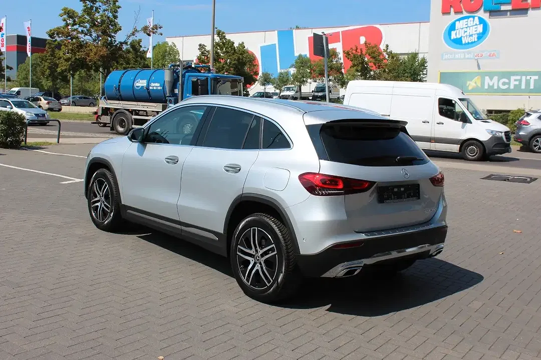 Mercedes-Benz GLA 200 7G-DCT MBUX - Thumbnail 4