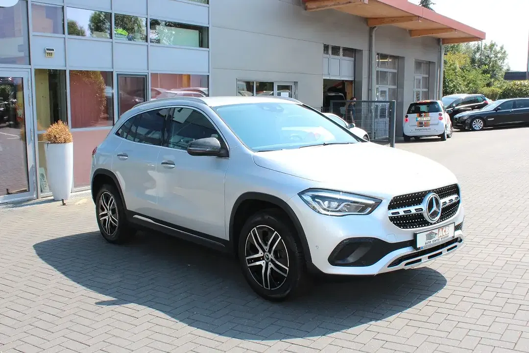 Mercedes-Benz GLA 200 7G-DCT MBUX - Thumbnail 6