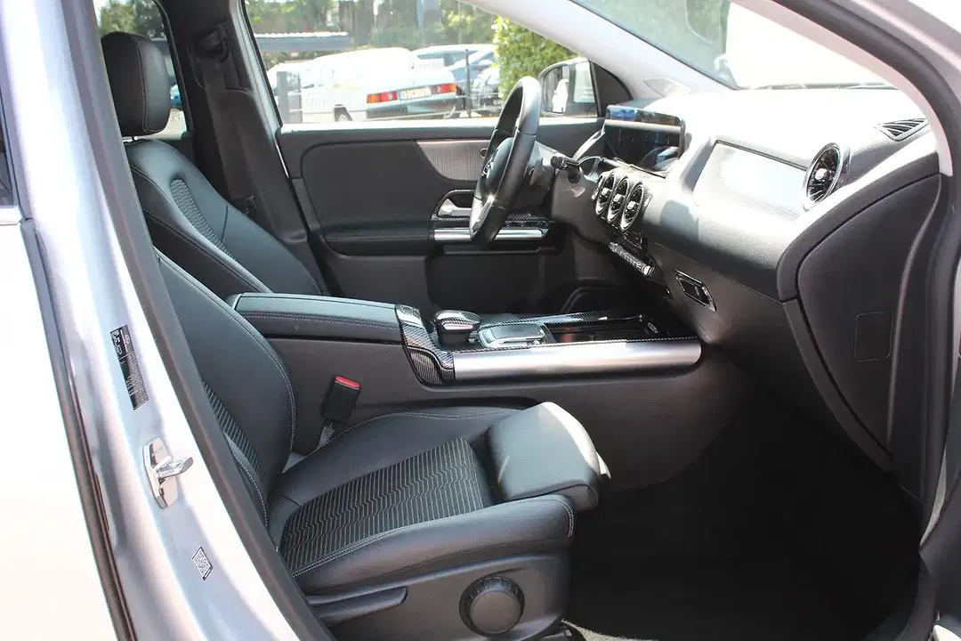 Mercedes-Benz GLA 200 7G-DCT MBUX - Thumbnail 9
