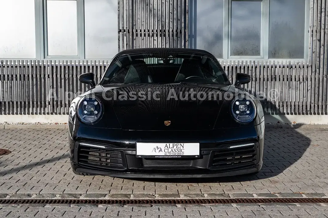 Porsche 992 Carrera 4 Cabriolet - Thumbnail 12