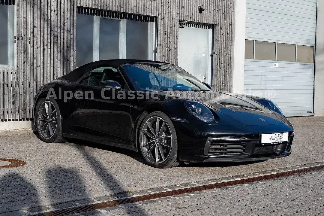 Porsche 992 Carrera 4 Cabriolet - Thumbnail 13
