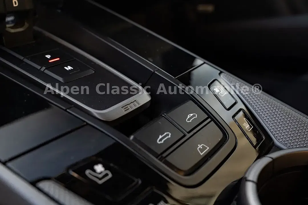 Porsche 992 Carrera 4 Cabriolet - Thumbnail 14