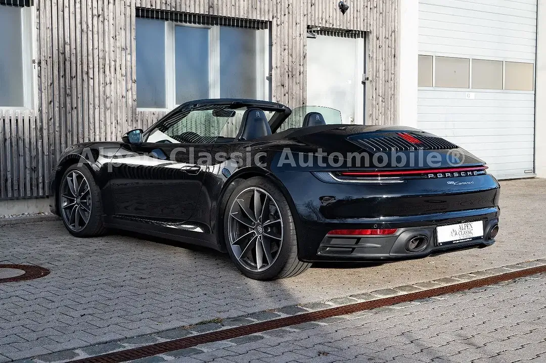 Porsche 992 Carrera 4 Cabriolet - Thumbnail 4