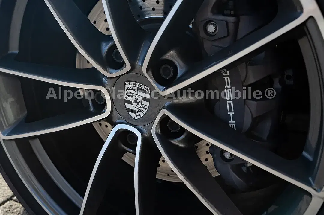 Porsche 992 Carrera 4 Cabriolet - Thumbnail 6