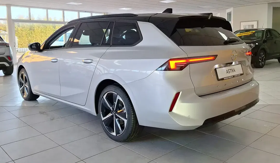 Opel Astra Elegance - Thumbnail 4