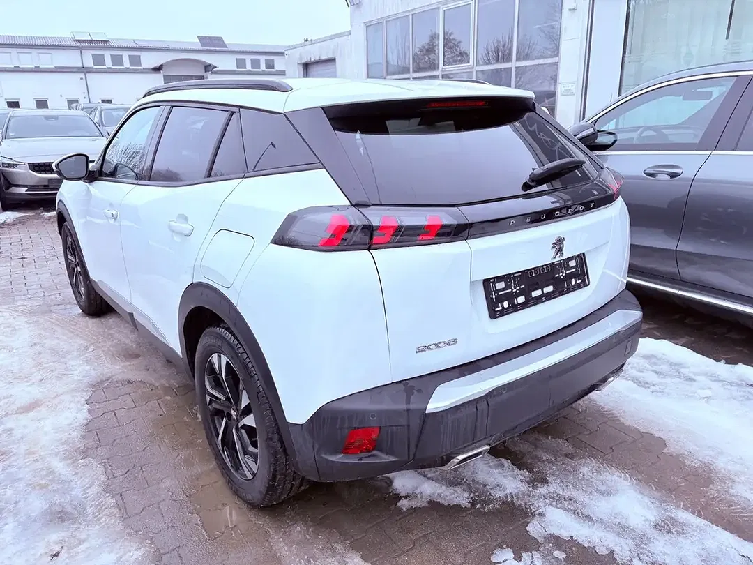 Peugeot 2008 - foto 2