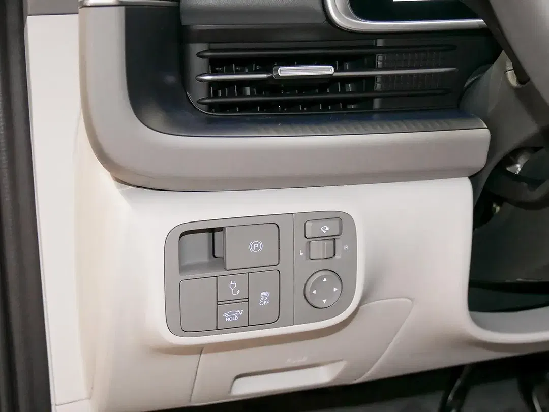 Hyundai IONIQ 6 UNIQ - Thumbnail 19