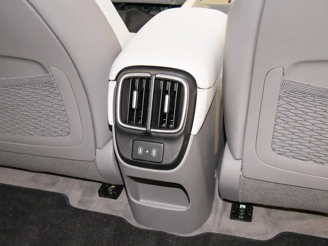 Hyundai IONIQ 6 UNIQ - Thumbnail 23
