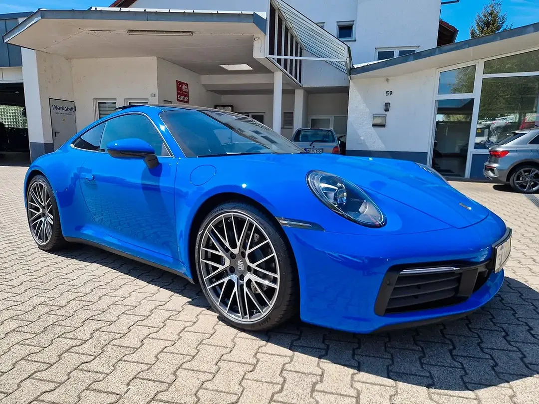 Porsche 992 Carrera - Thumbnail 3