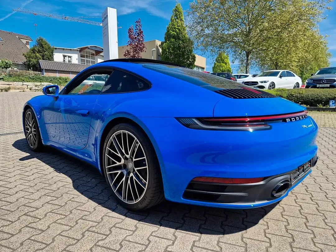 Porsche 992 Carrera - Thumbnail 4