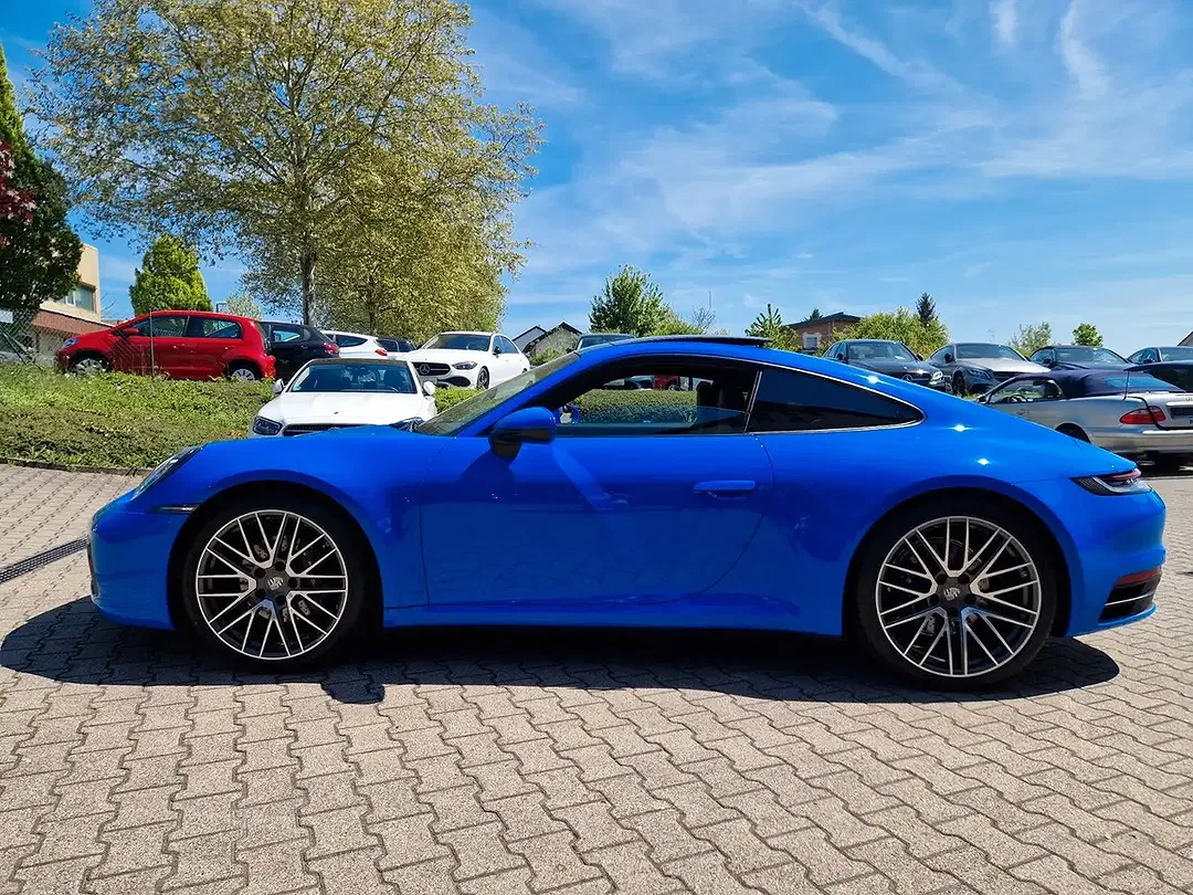 Porsche 992 Carrera - Thumbnail 5