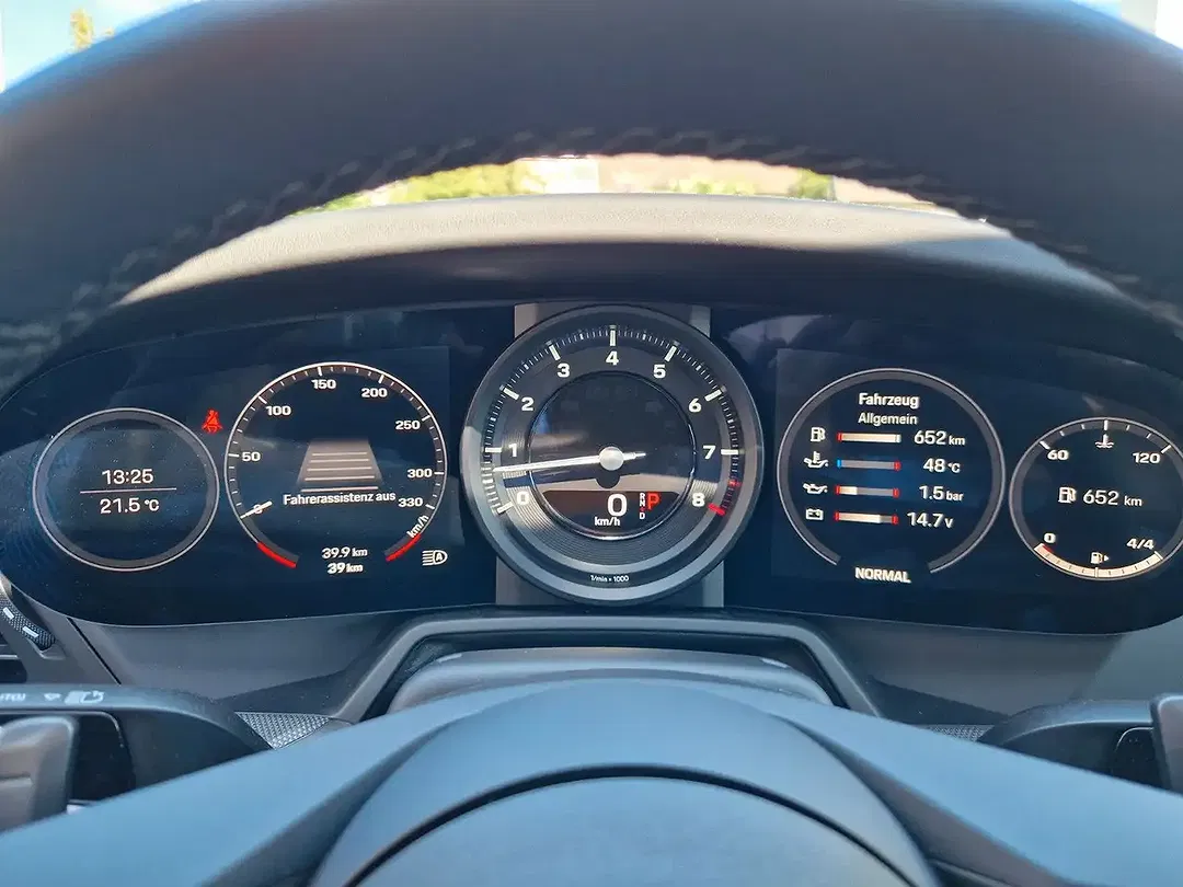 Porsche 992 Carrera - Thumbnail 9