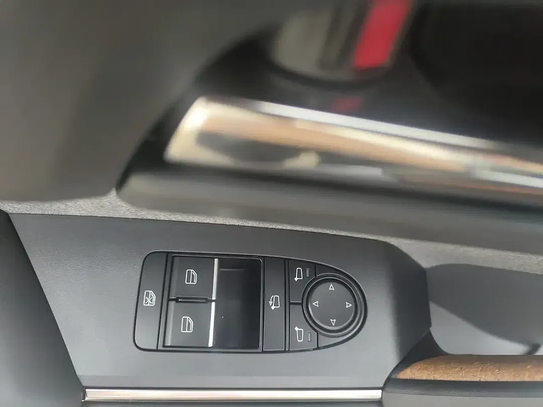 Mazda MX-30 e-SKYACTIV R-EV Exclusive-Line - Thumbnail 10