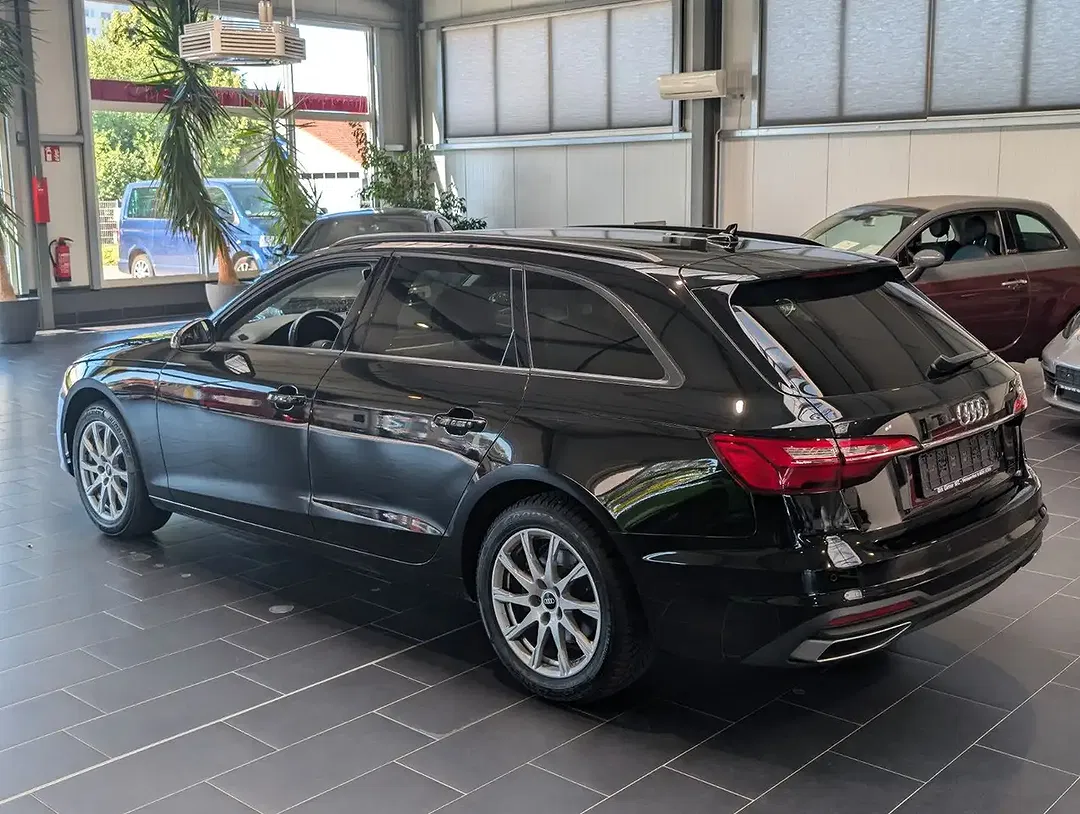 Audi A4 35 TFSI S tronic Avant - foto 2
