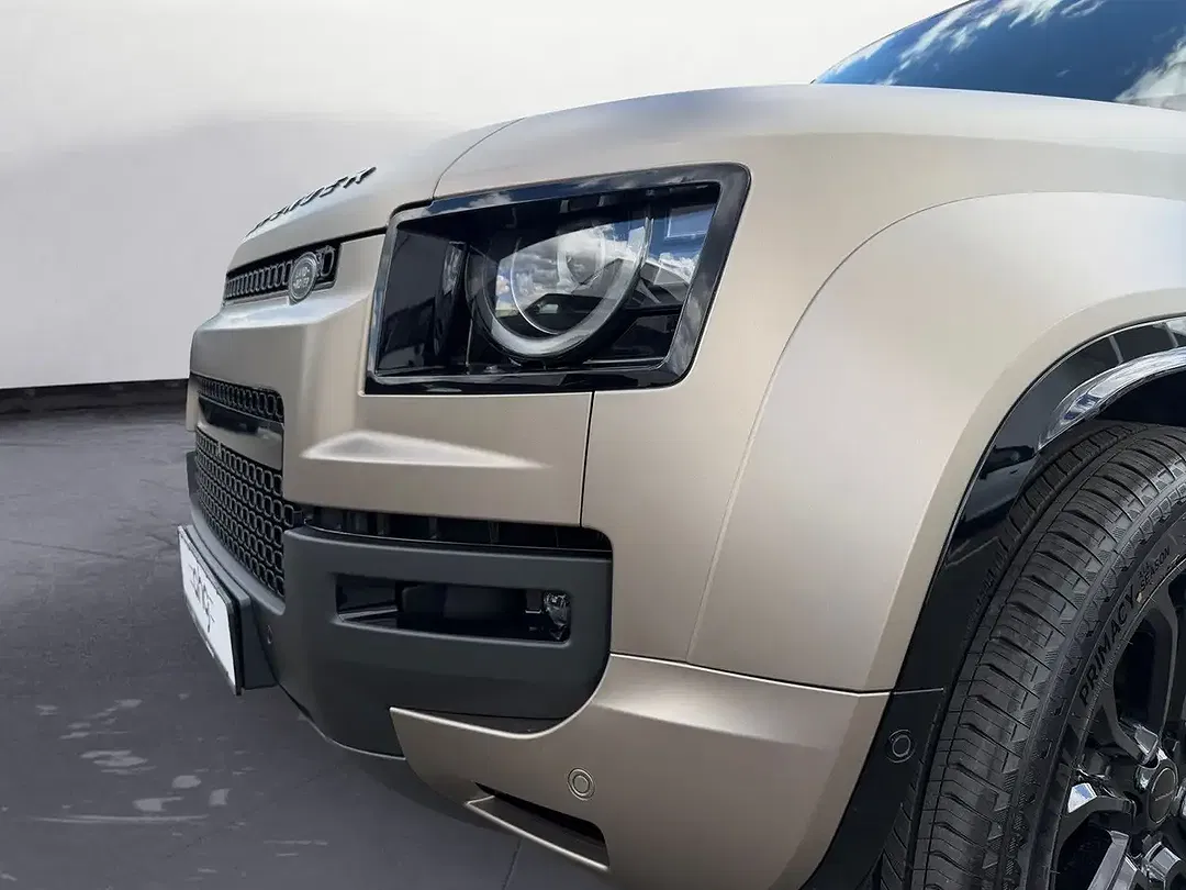 Land Rover Defender P635 OCTA Edition - Thumbnail 10
