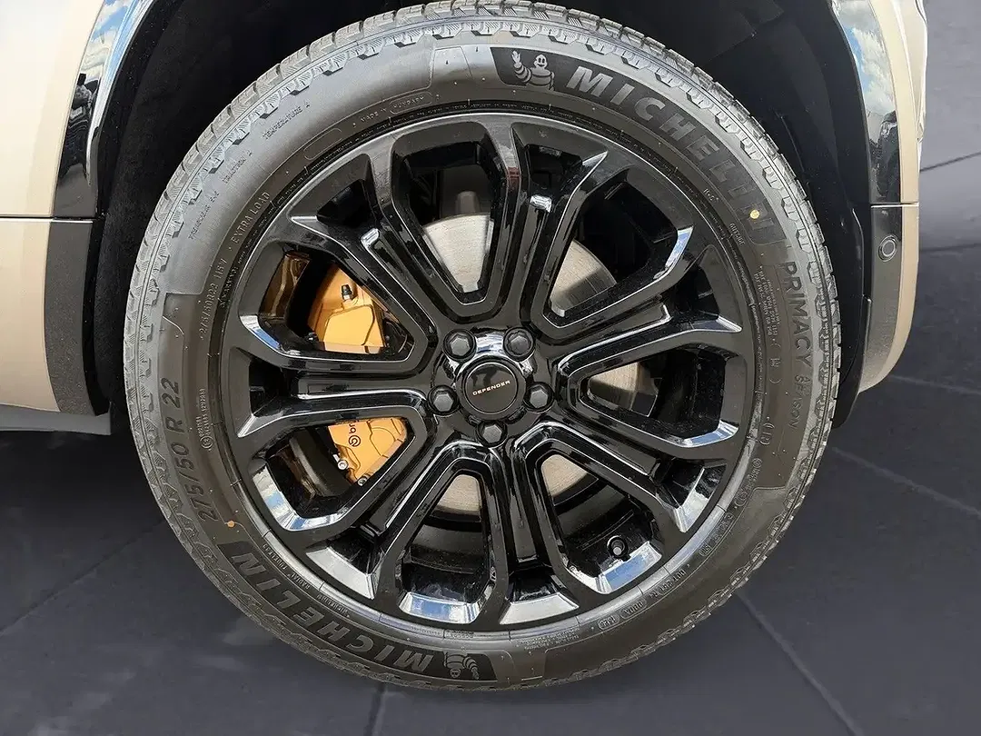 Land Rover Defender P635 OCTA Edition - Thumbnail 7