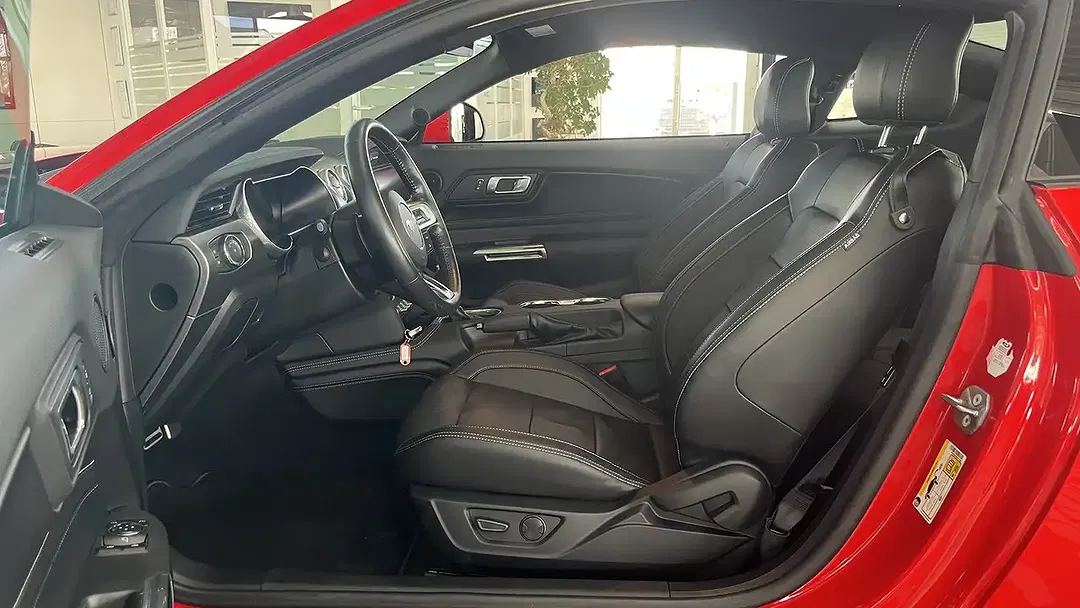 Ford Mustang GT - Thumbnail 10