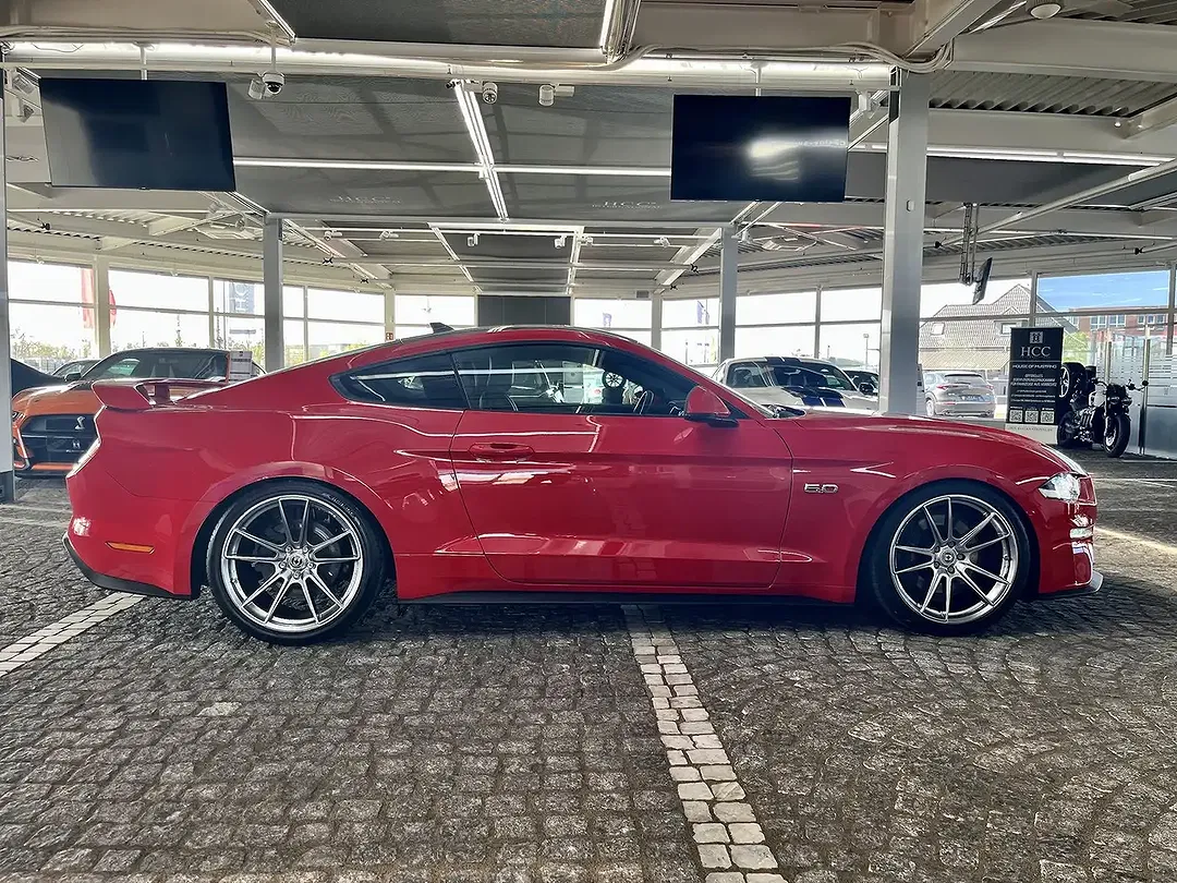 Ford Mustang GT - Thumbnail 4