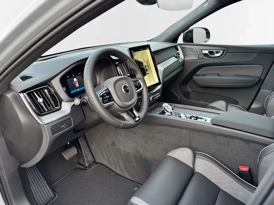 Volvo XC60 B5 AWD Plus Black Edition - Thumbnail 10