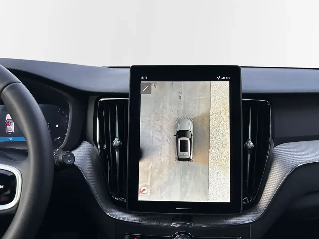 Volvo XC60 B5 AWD Plus Black Edition - Thumbnail 11