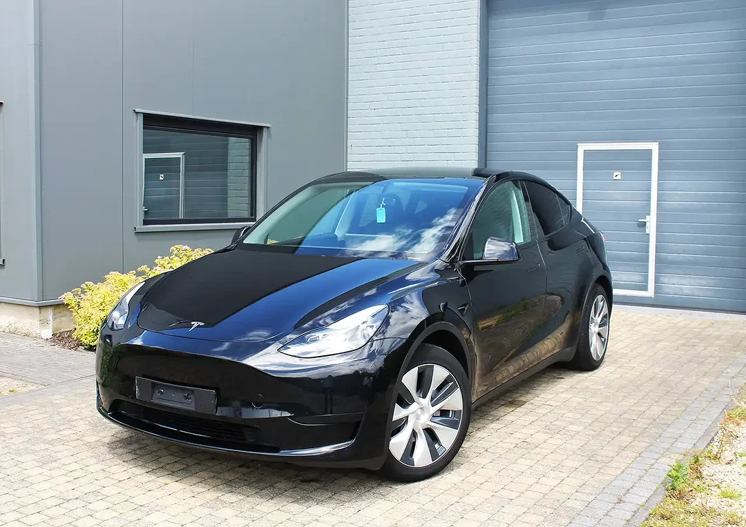 Tesla Model Y - Afbeelding 1