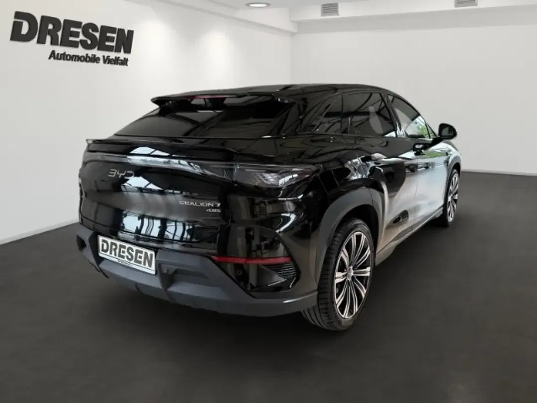 BYD Sealion 7 AWD Design - Thumbnail 4