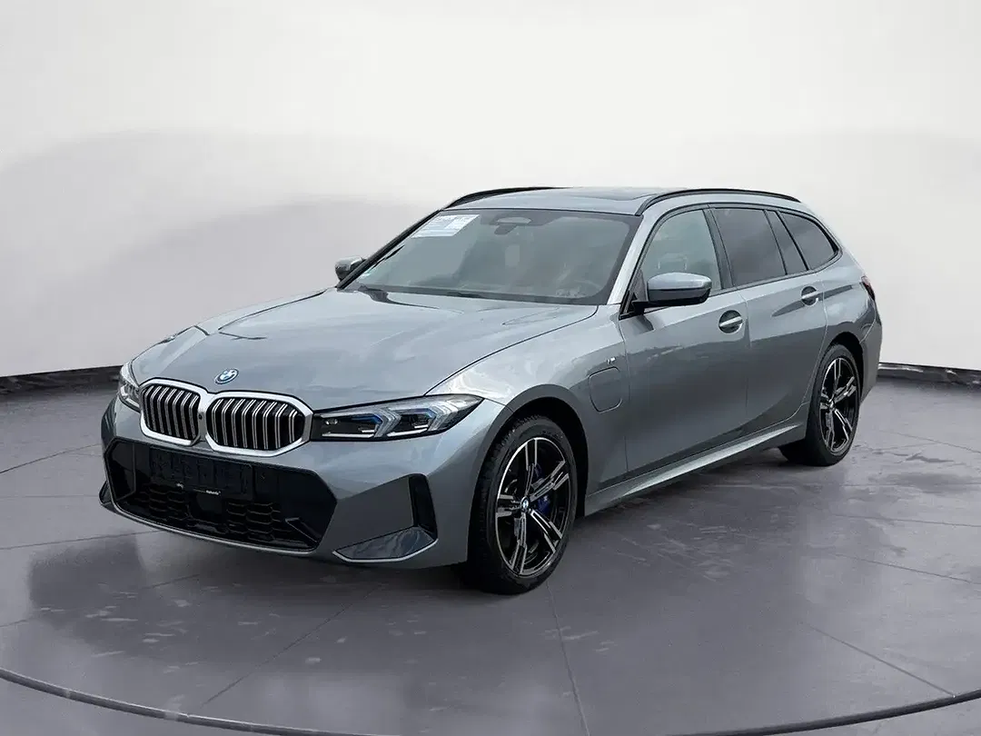 BMW 330 AUT Touring M Sport - Thumbnail 1