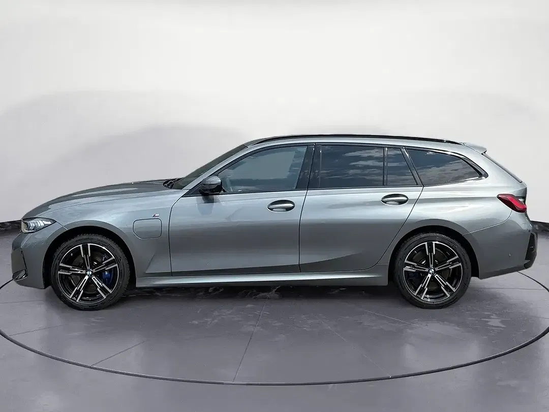 BMW 330 AUT Touring M Sport - Thumbnail 2