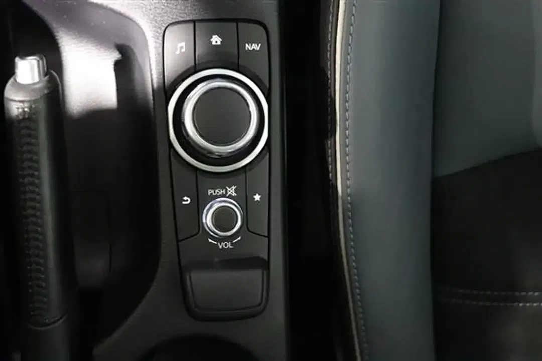 Mazda 2 MHEV - Thumbnail 15