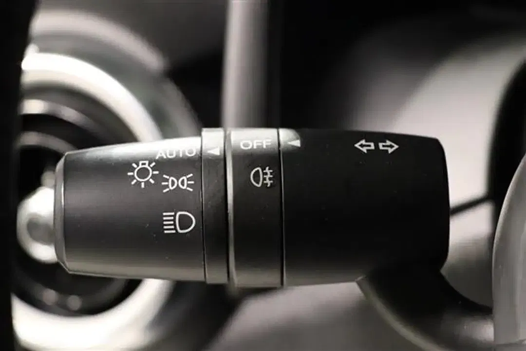 Mazda 2 MHEV - Thumbnail 18