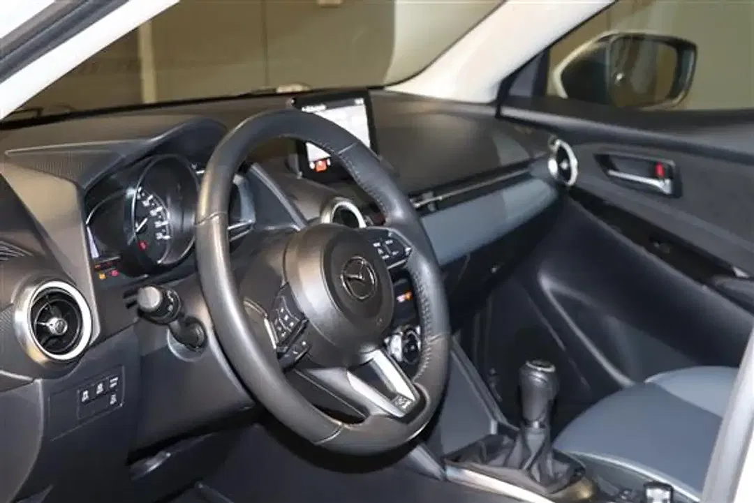 Mazda 2 MHEV - Thumbnail 9