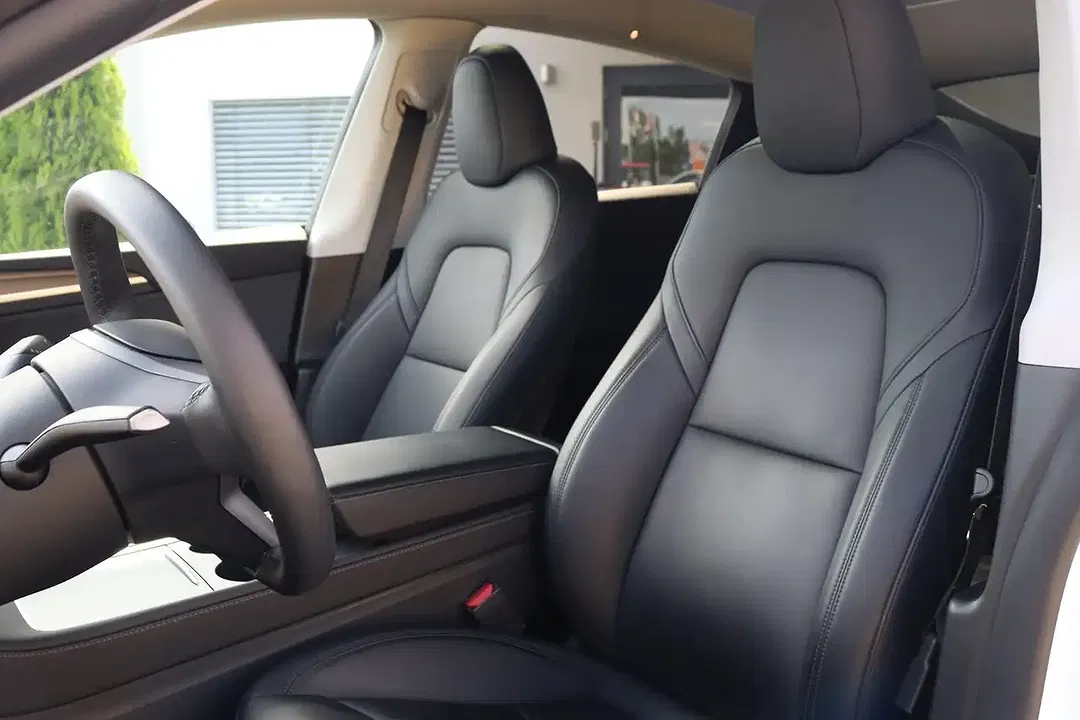 Tesla Model Y AWD Dual Motor Long Range - Thumbnail 13