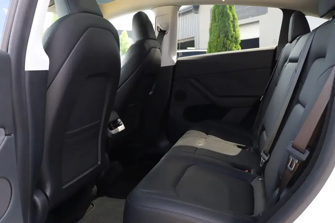 Tesla Model Y AWD Dual Motor Long Range - Thumbnail 14
