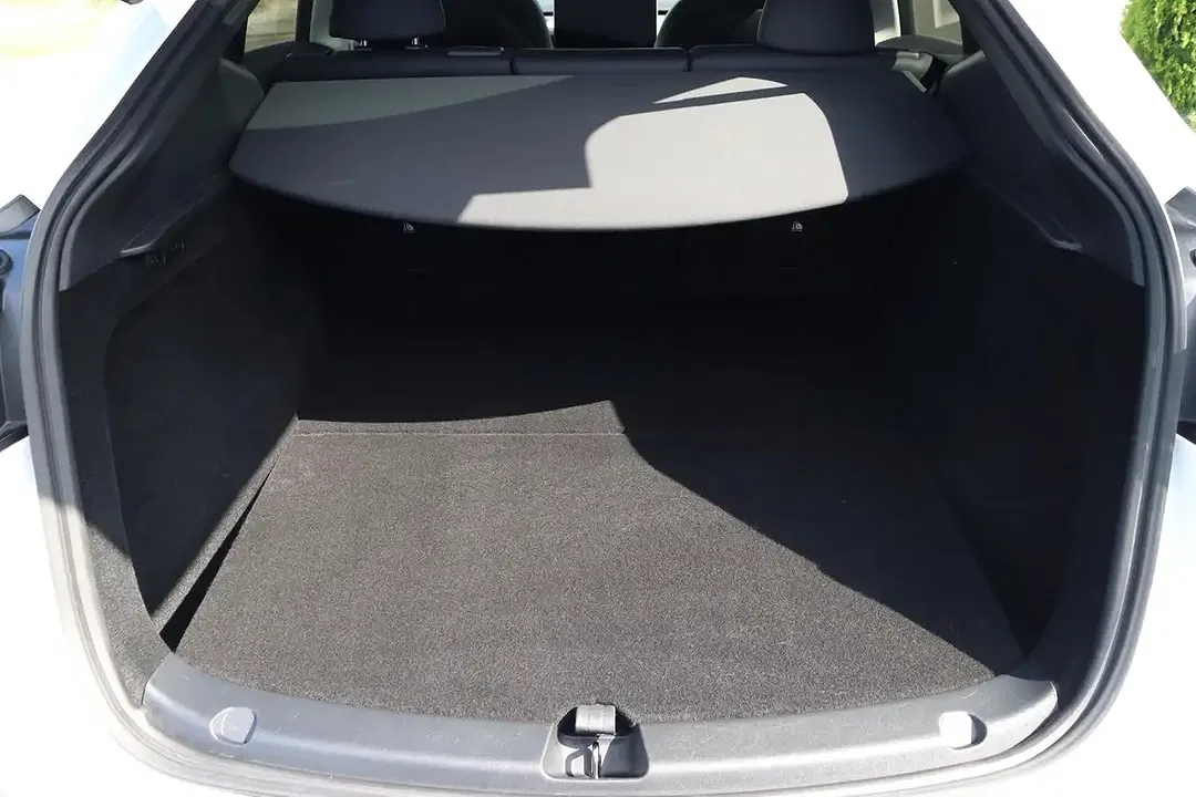 Tesla Model Y AWD Dual Motor Long Range - foto 15