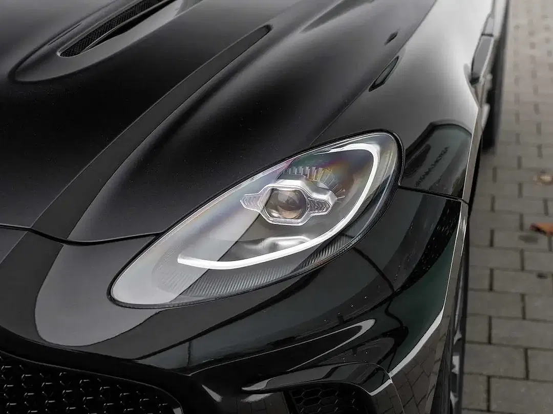 Aston Martin DBX V8 4x4 S - Thumbnail 21