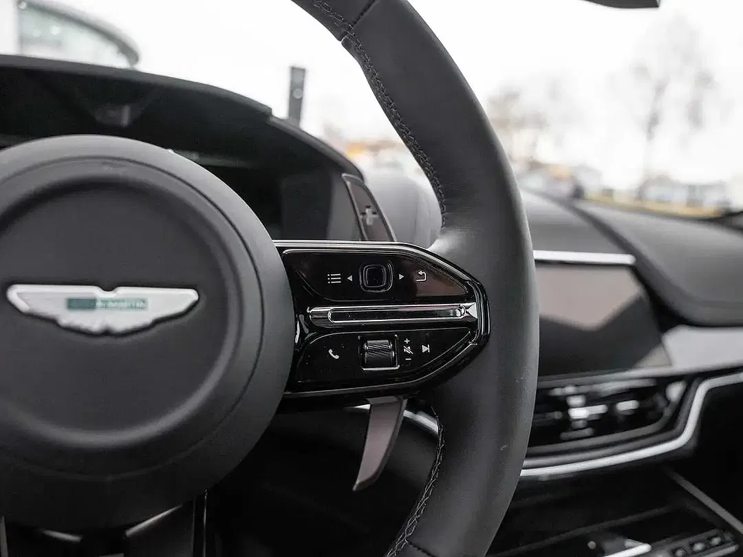 Aston Martin DBX V8 4x4 S - Thumbnail 31